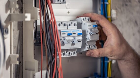 Cara Kerja RCBO (Residual Current Breaker with Overload)